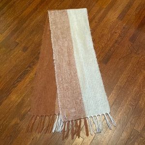 62x11” Mohair mix scarf like new
